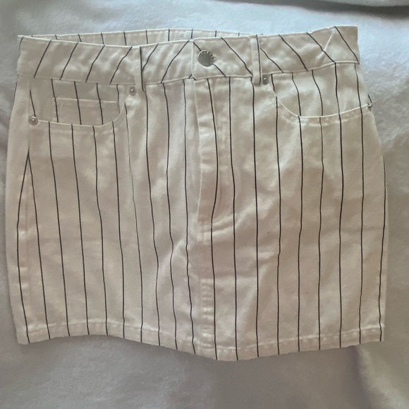 Forever 21 Dresses & Skirts - Forever 21 White and Black Striped Skirt